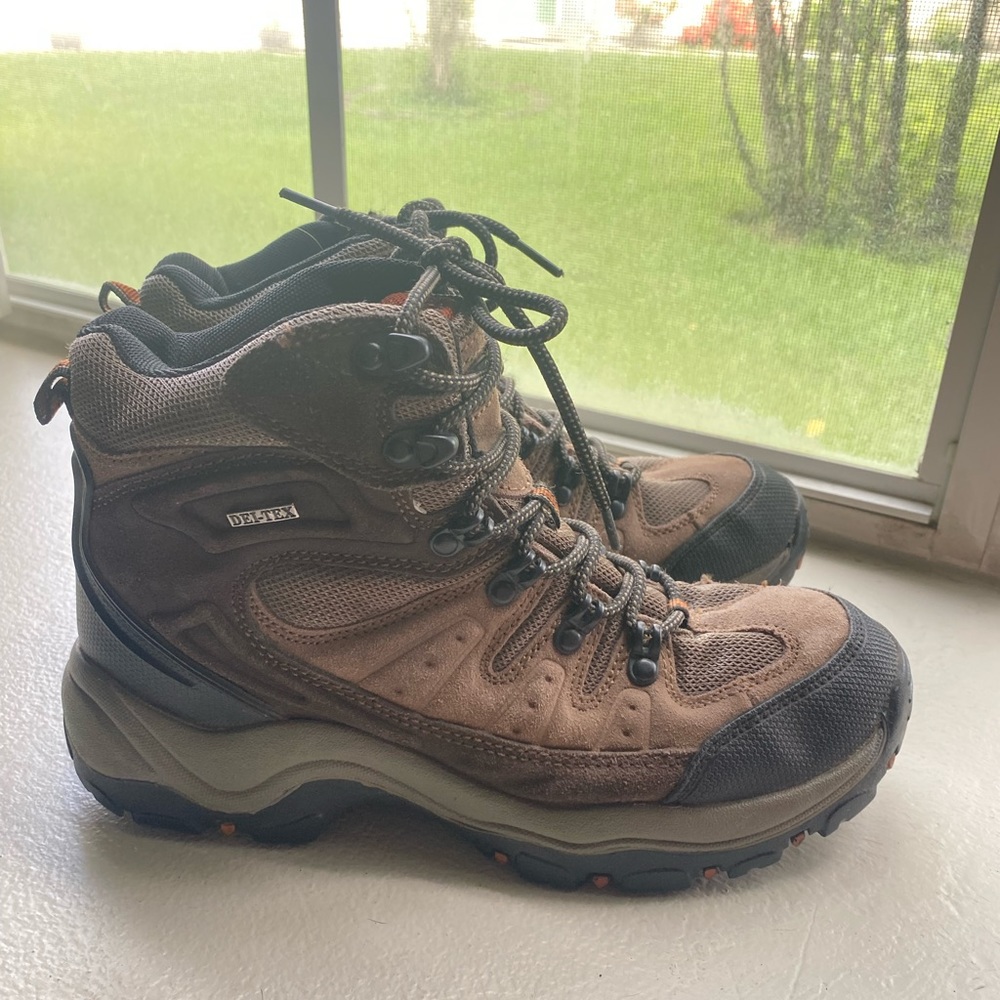 Highland Creek Hiking Boots